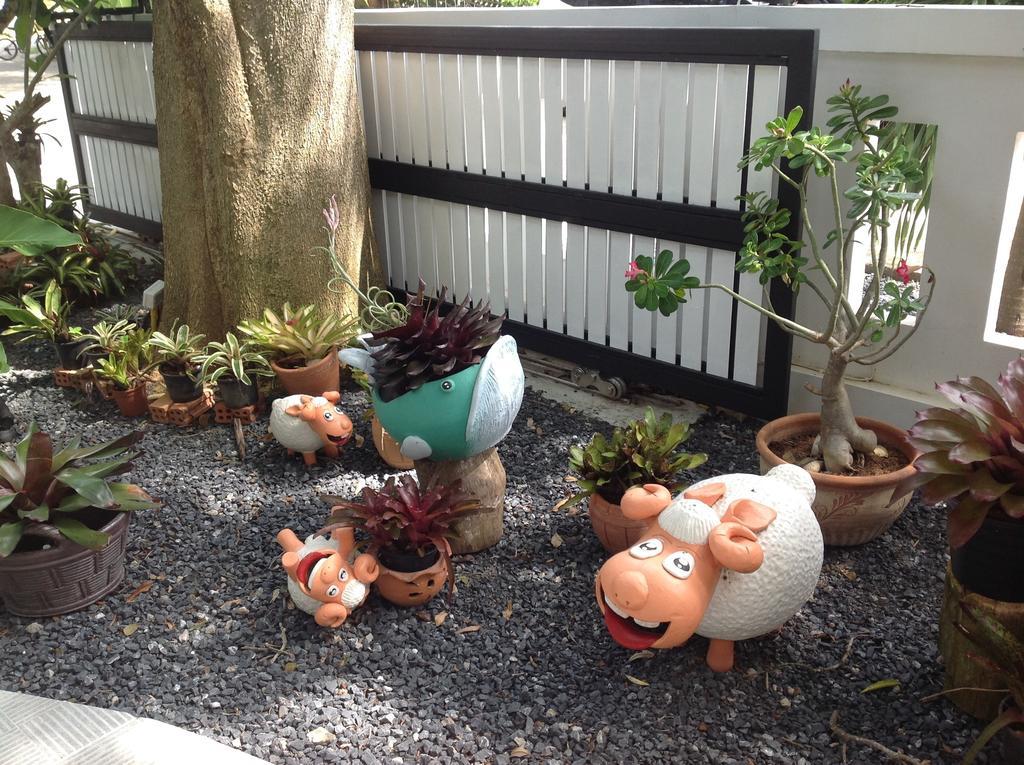 ホテル サンディ ハウス ラワイ Rawai エクステリア 写真